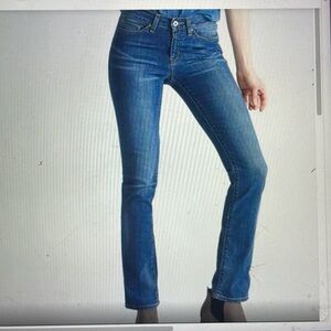 Yummy by Heather Thomson Straight thin Leg, Classic Jeans size M super stretch!